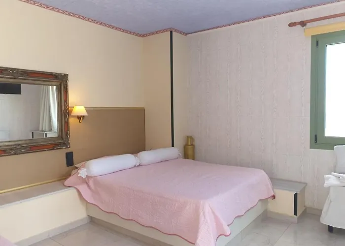 Executive Junior With Balcony Full View Χερσόνησος